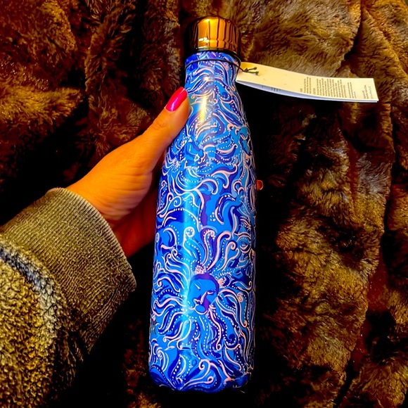 Lilly Pulitzer Accessories - NWT  Lilly Pulitzer Swell Coastal Blue Whispurr Water Bottle 17 oz NWT